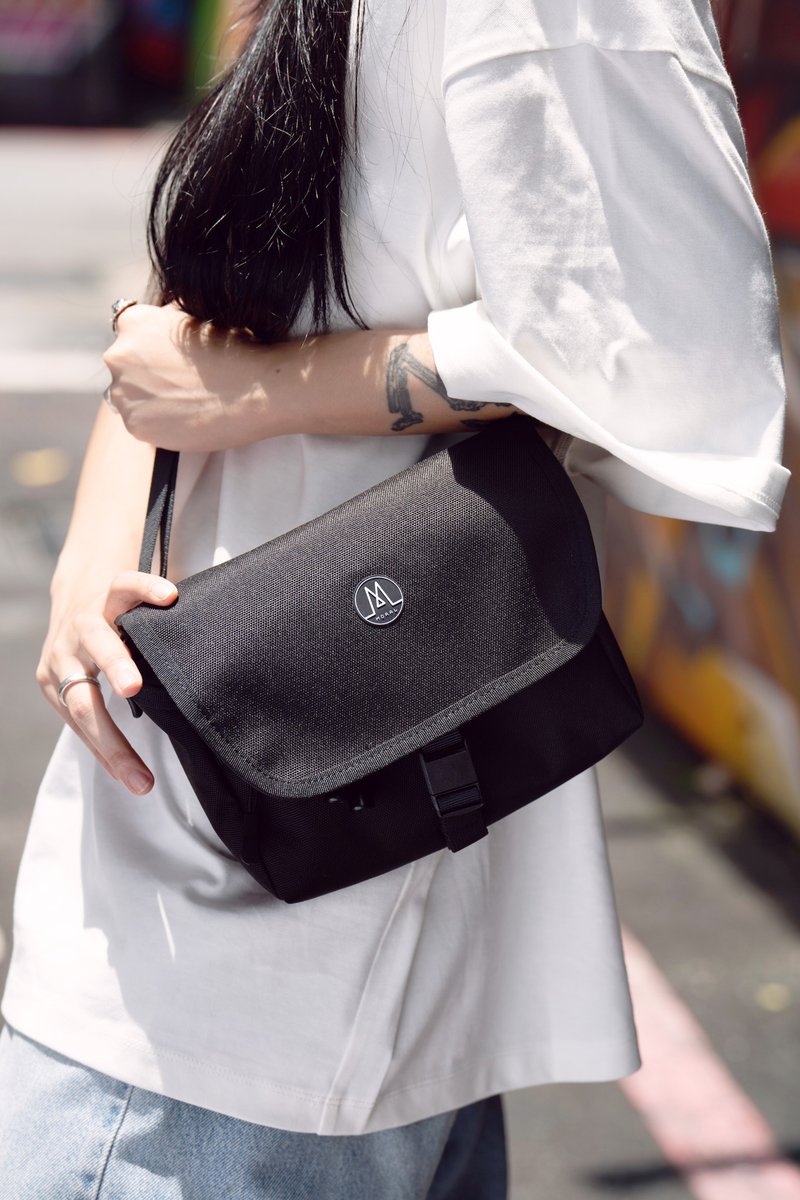 MORAL | Northside Mini Messenger Bag / Black Onyx - กระเป๋าแมสเซนเจอร์ - วัสดุอีโค สีดำ