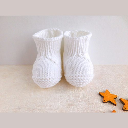 VitalinaKnit Baby booties knitting pattern, White baby socks pattern pdf