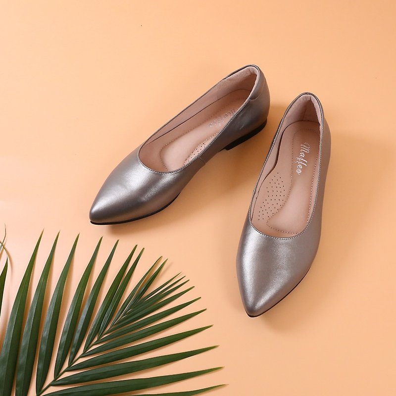 Genuine leather pointed toe low heel shoes can be customized service in four colors for sale in silver gray - รองเท้าบัลเลต์ - หนังแท้ 