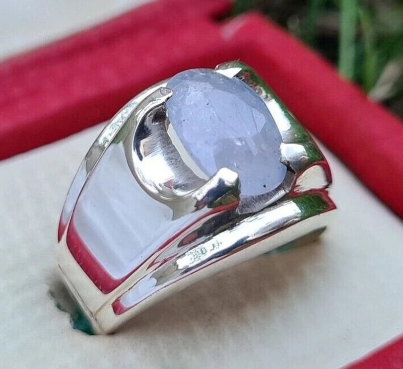 Sky Blue Mens Sapphire ring - Oval cut Ceylon Sri Lanka Man Sapphire stone ring - 戒指 - 寶石 藍色