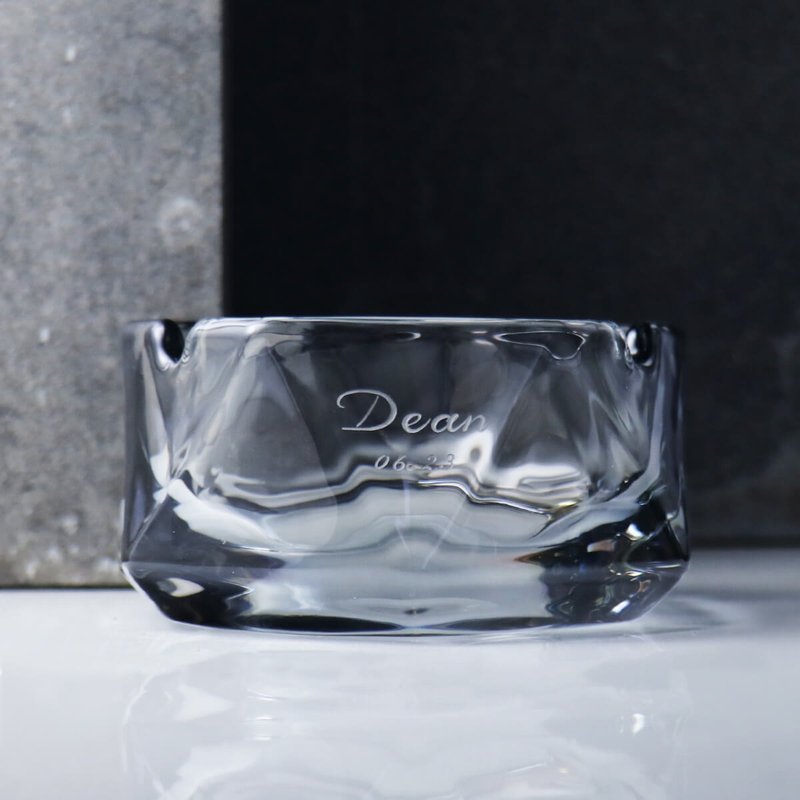 12cm [Ash Pyramid] Engraved Glass Ashtray Husband’s Birthday Gift - Items for Display - Glass Gray