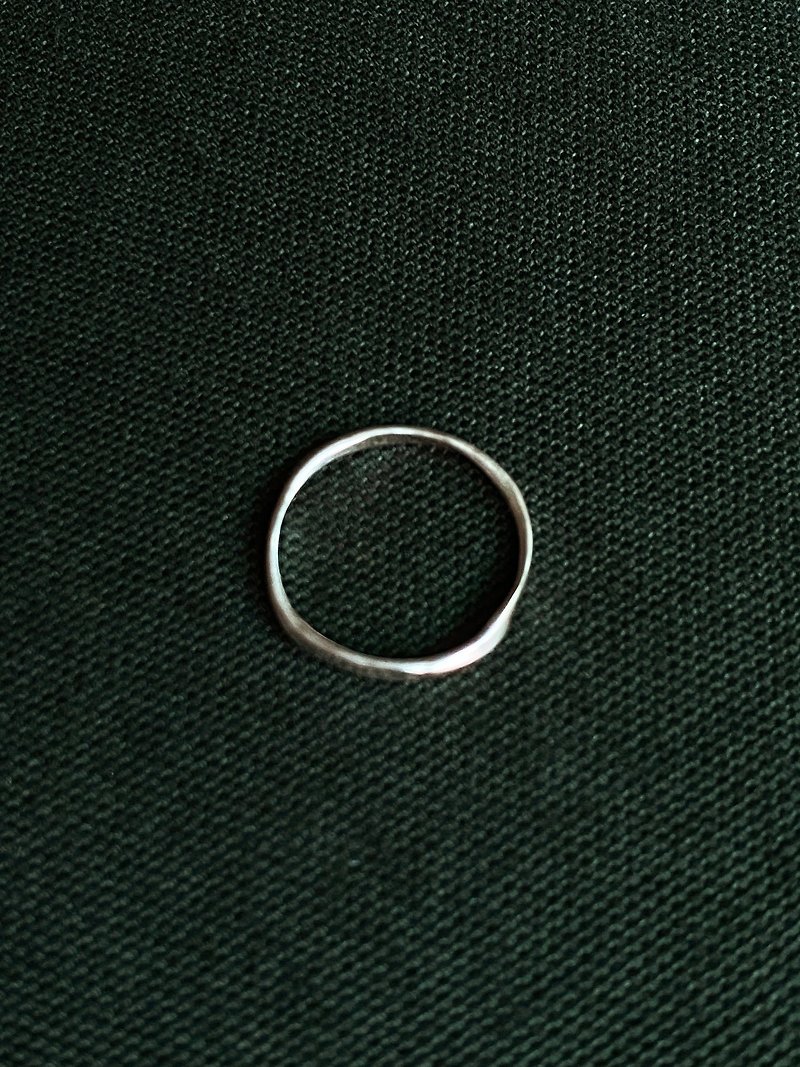 Forged Strike Corrugated Wire Ring - 925 Sterling Silver Ring - แหวนทั่วไป - โลหะ สีเงิน