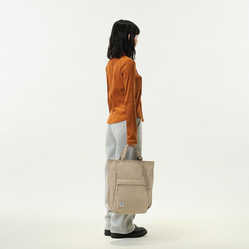 Classic系列新品 | BETH 垂直兩用托特包 單肩包 (霧卡其) - 側背包/斜背包 - 聚酯纖維 卡其色