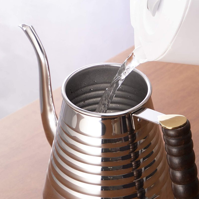 IH爐適用【日本】Kalita 不鏽鋼 原木把手 波紋手沖壺 (1000ml) - 其他 - 其他材質 銀色