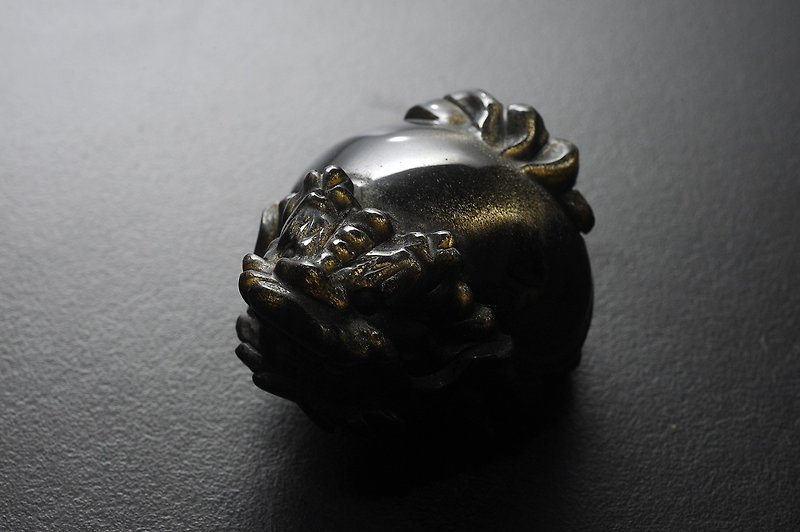 The Golden Obsidian Stone Turtle brings good luck/recruits wealth/protects against villains - Items for Display - Gemstone 