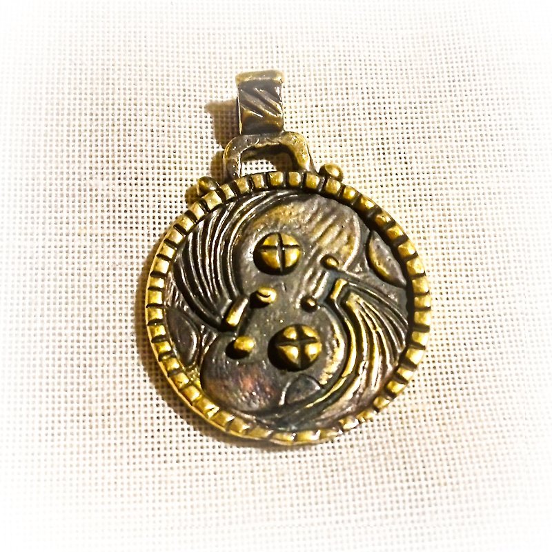 Handmade brass Trypillian necklace pendant,Ukrainian brass jewelry,Ukraine charm - 吊飾 - 銅/黃銅 金色