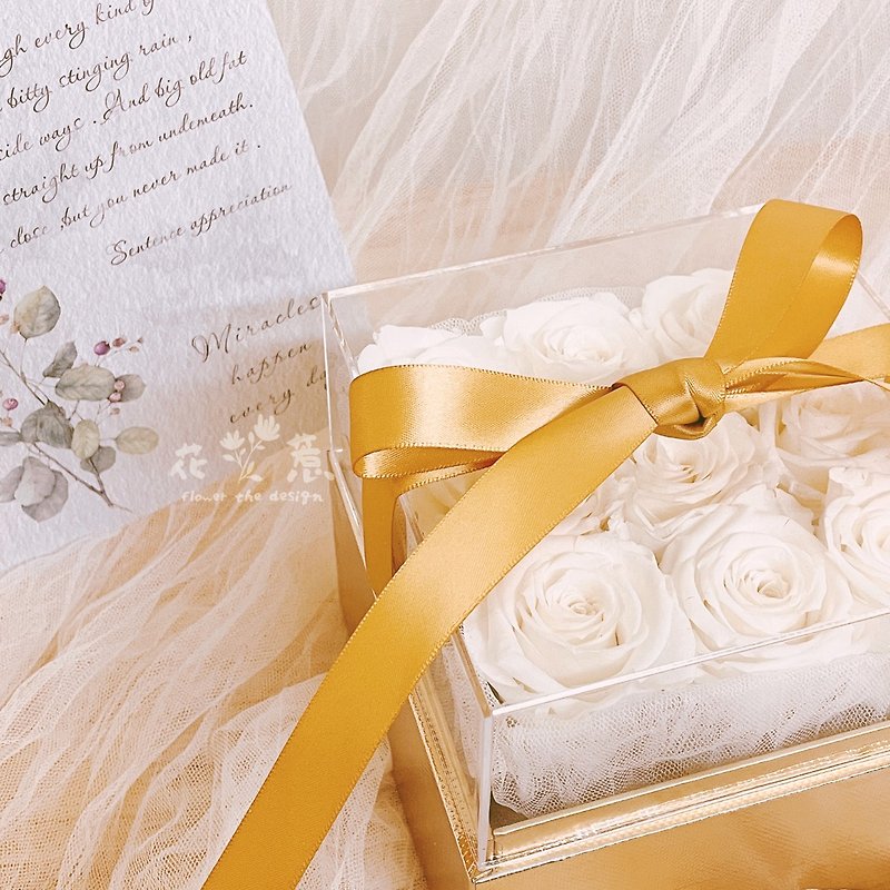 Fantasy pure white rose flower box | immortal flower | Valentine's Day gift - ช่อดอกไม้แห้ง - พืช/ดอกไม้ ขาว