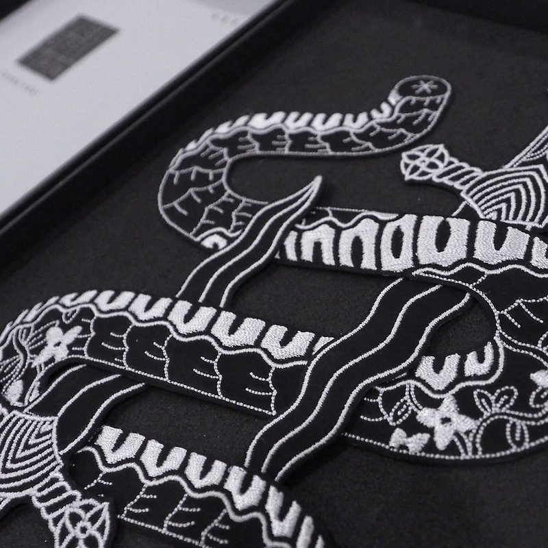 Embroidery Patch Design - Snake Tattoo Box Set - เข็มกลัด - งานปัก สีดำ