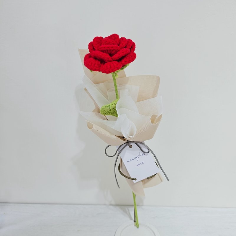 Knitted red rose Korean style small bouquet fast delivery spot - Dried Flowers & Bouquets - Cotton & Hemp Red