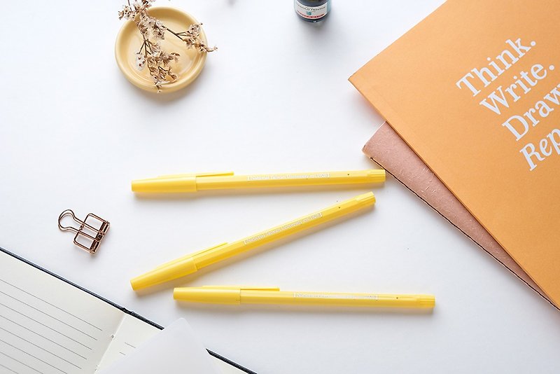 National Taiwan University Retro Ball Pen-Primrose Yellow - Ballpoint & Gel Pens - Other Metals Yellow
