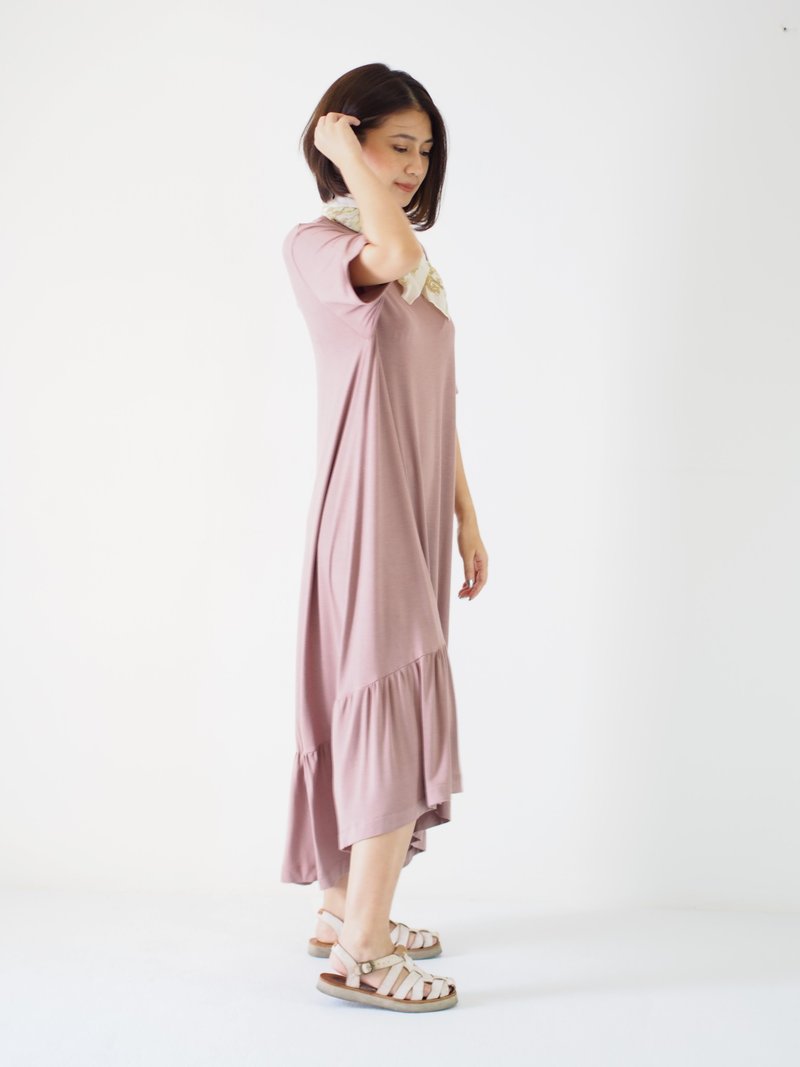 ByTheSea Frill Curve Hem Dress - Taupe - 女 T 恤 - 棉．麻 咖啡色