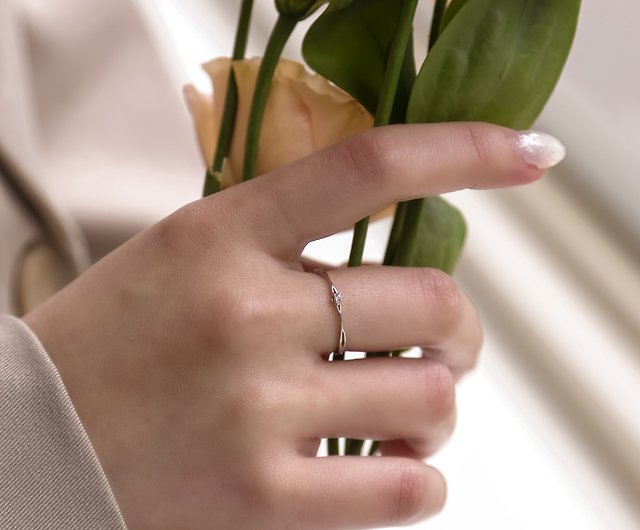 Bloom Delicate Silver Finger Ring