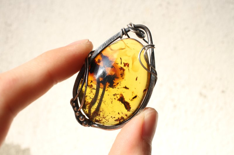 【Series of Collectio】Burmeses amber silver pendant _ Ancient with modern - Necklaces - Gemstone Multicolor