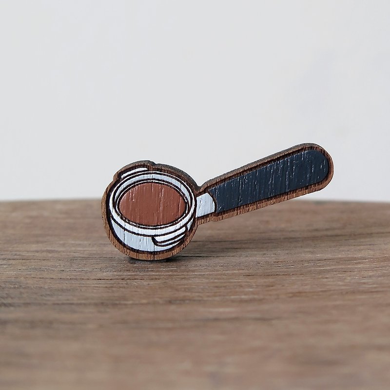 Wooden brooch espresso portafilter - 胸針 - 木頭 咖啡色