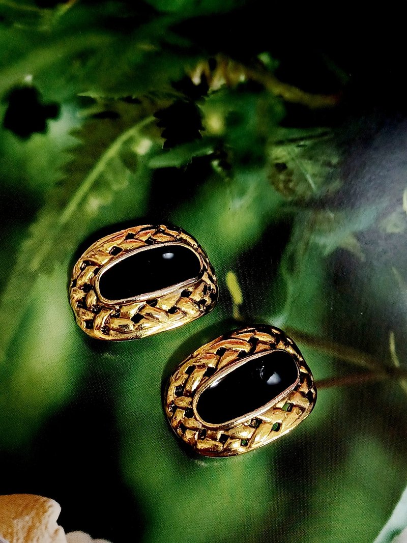 vintage jewelry antique metal rattan black enamel clip-on earrings - ต่างหู - โลหะ 