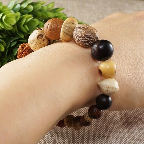 ブラウンベージュ木製ブレスレットウッドシードナットラージビーズ