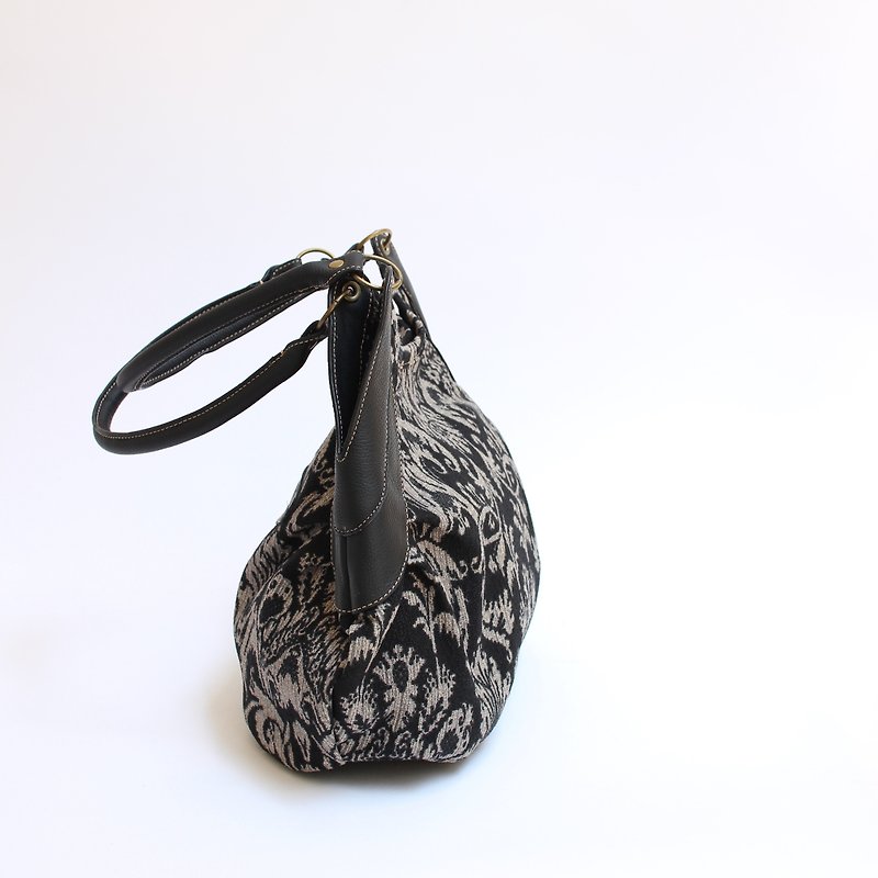Monotone area · Granny bag - กระเป๋าแมสเซนเจอร์ - เส้นใยสังเคราะห์ สีเงิน