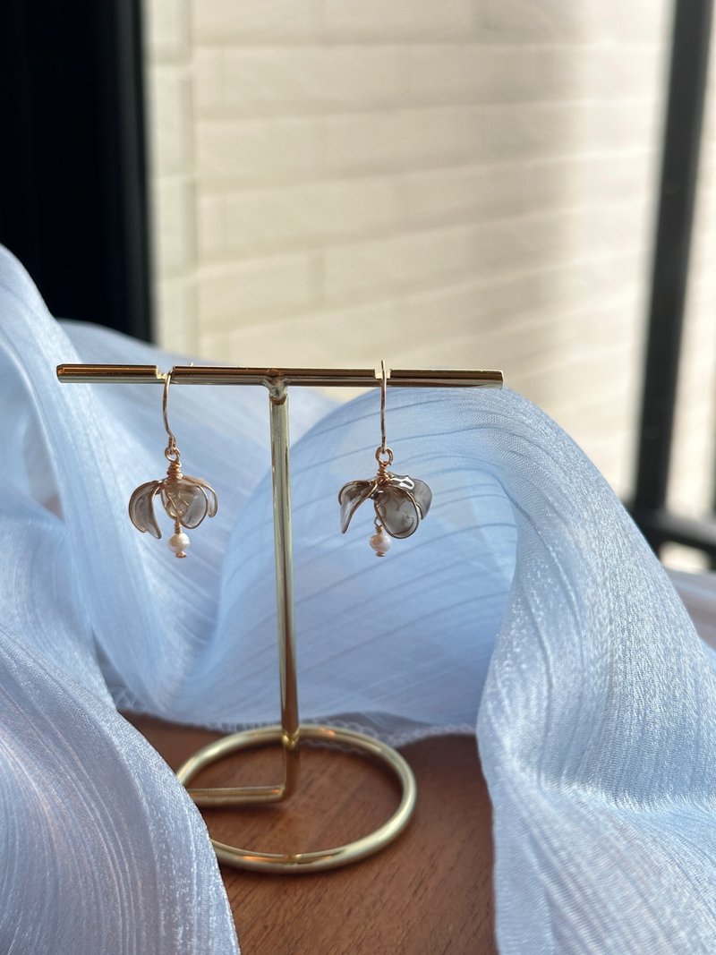 Musun Small Wind Chime Dangle Earrings - ต่างหู - เรซิน 