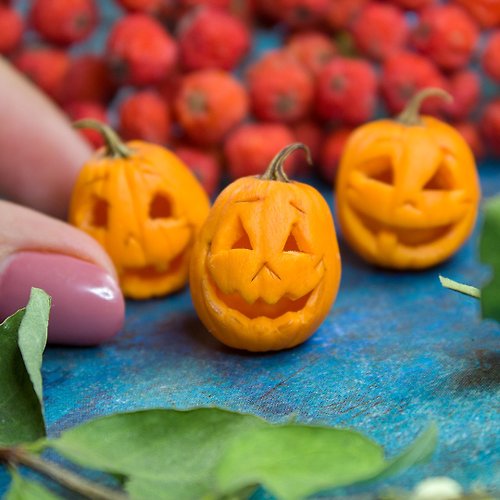 Rina Vellichor Miniatures TUTORIAL Miniature Halloween pumpkins with polymer clay | PDF + video