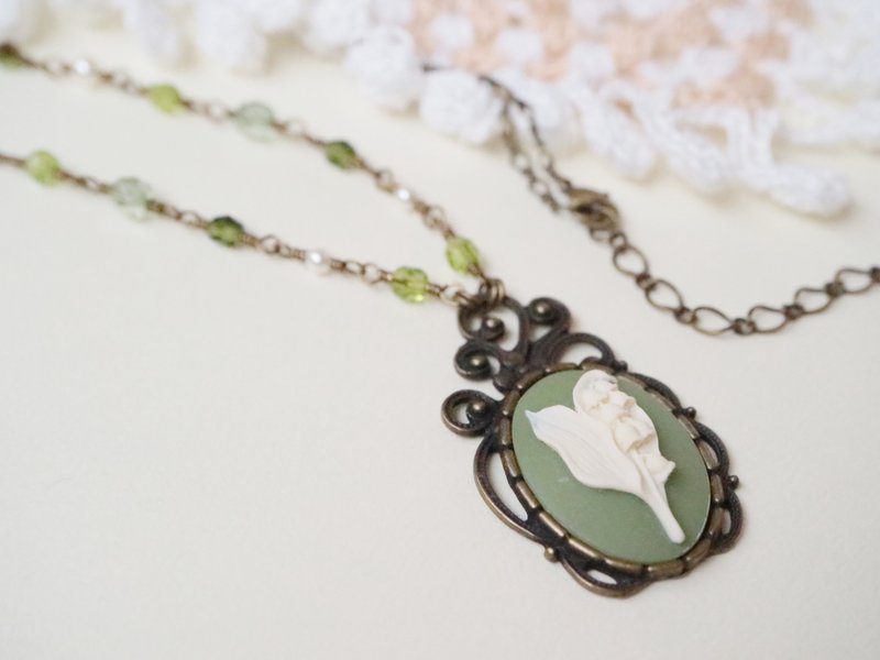 カメオのネックレス　鈴蘭 グリーン　繊細 すずらん スズラン ミュゲ lily of the valley 幸せが再び訪れる 聖母マリア 純粋 清楚 緑 - 項鍊 - 其他材質 綠色