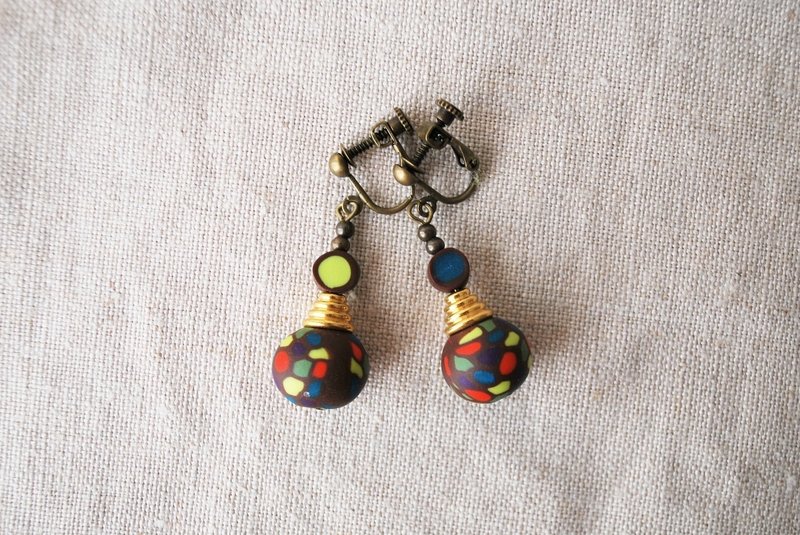 Colorful round Clip-On, blue x yellow green - Earrings & Clip-ons - Clay Multicolor