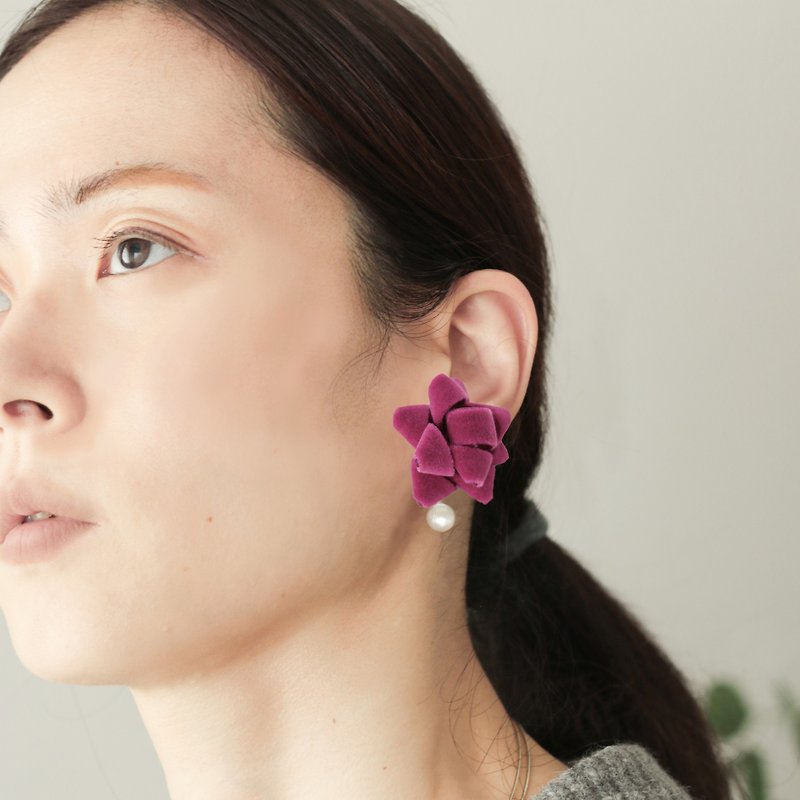 Gift Ribbon Earrings Clip-On[Rose] Cotton Velvet - Earrings & Clip-ons - Cotton & Hemp Pink