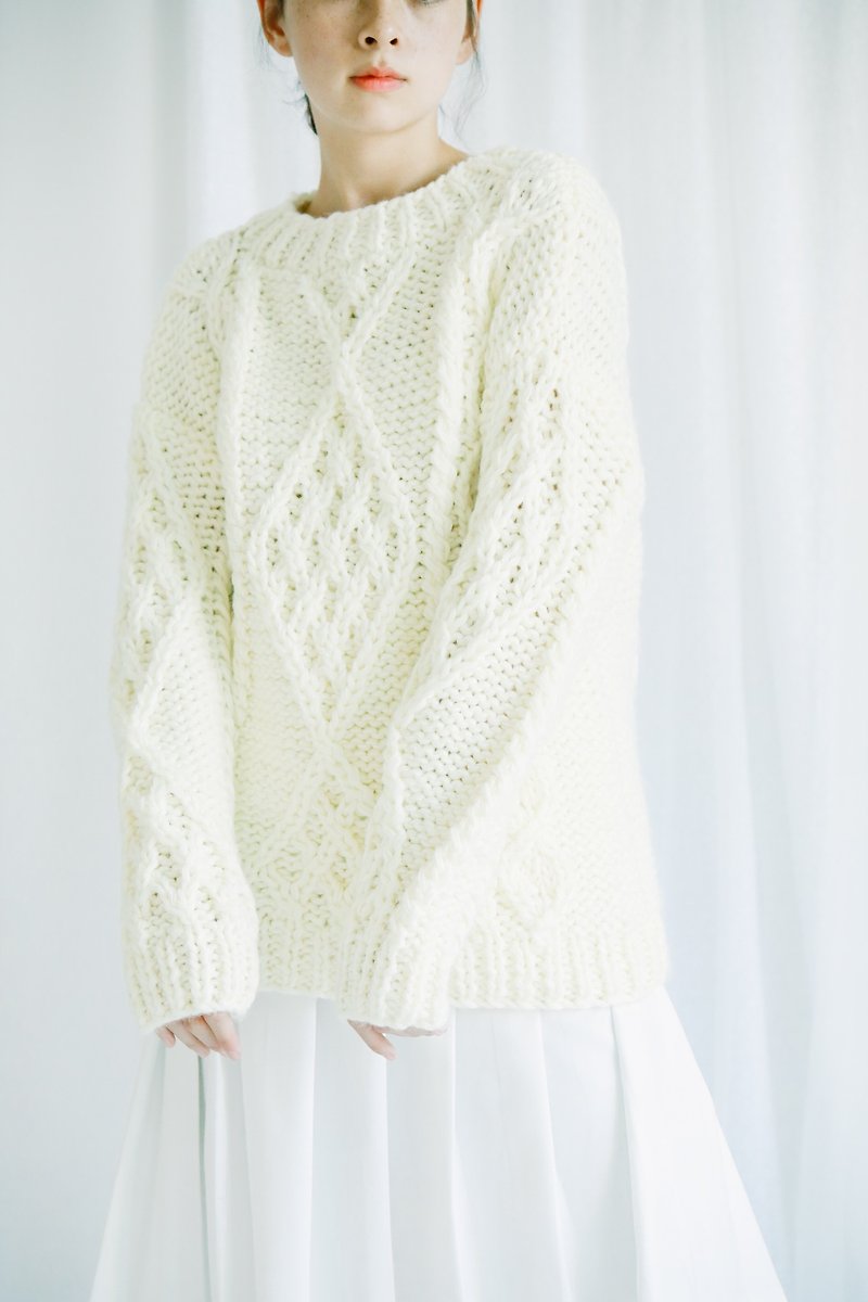 手編みの分厚いケーブルセーター - ニット・セーター - ウール ホワイト