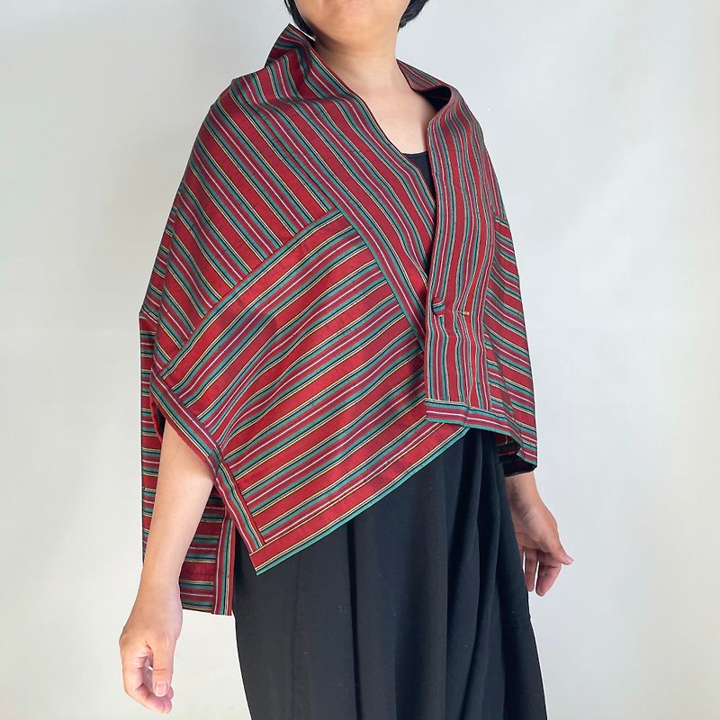 Unique item | Triangle HAORI with a Brooch, Acetate-Rayon KIMONO, dark-red - Women's Tops - Wool Red