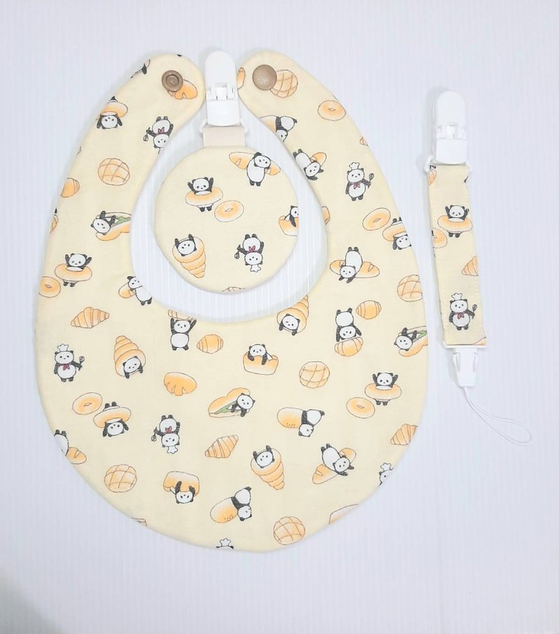 The bread-loving panda // 3-piece bib set ~ bib, peace charm bag, pacifier chain - ของขวัญวันครบรอบ - วัสดุอื่นๆ 