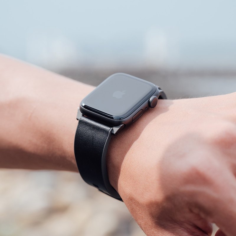 Apple Watch 42/44/45/49mm Straden 防潑水皮革錶帶-黑 - 錶帶 - 真皮 黑色