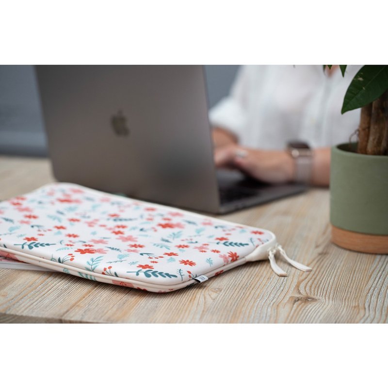 MW MacBook Air & Pro 13吋 Basics 2 Life 花系列環保材質電腦包 - 電腦包/筆電包 - 環保材質 