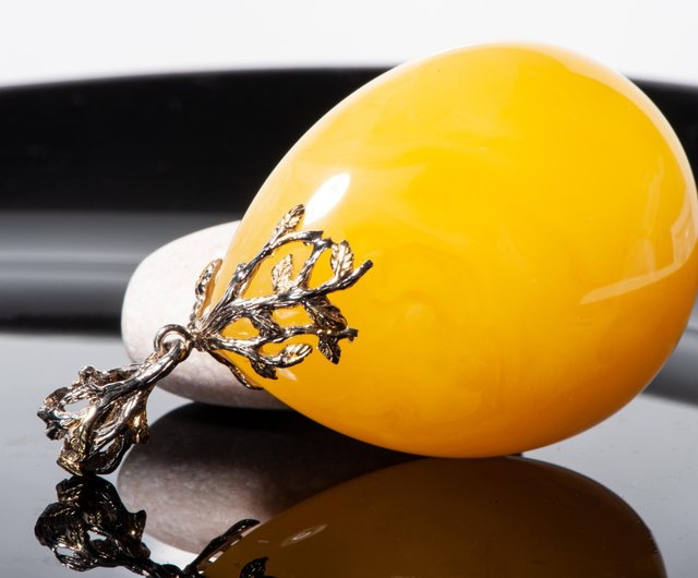 NEW good HUGE 925 Egg Yolk Amber Pendant