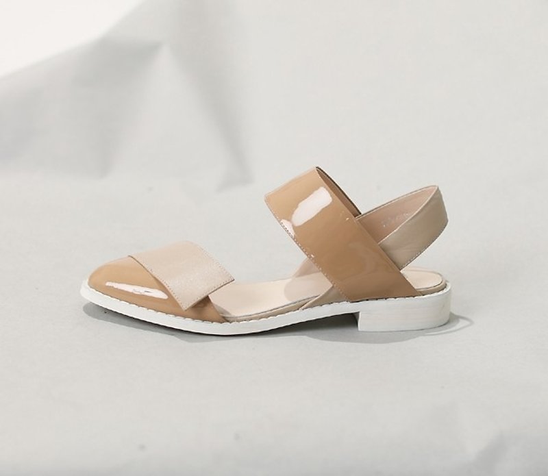 Structuralism slant basket empty sandals almond brown - รองเท้ารัดส้น - หนังแท้ สีกากี