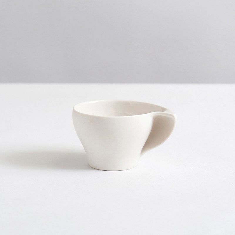 【3,co】Comma Cup-White - Cups - Porcelain White