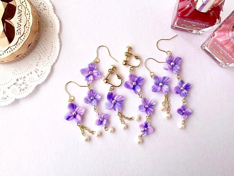 Hydrangea and freshwater pearl earrings or earrings [for metal allergy] - Earrings & Clip-ons - Clay Purple