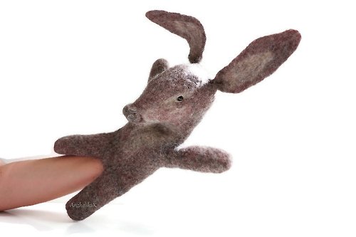 Toys from Anzhelika 供天然羊毛木偶戲使用的野兔、兔子玩具