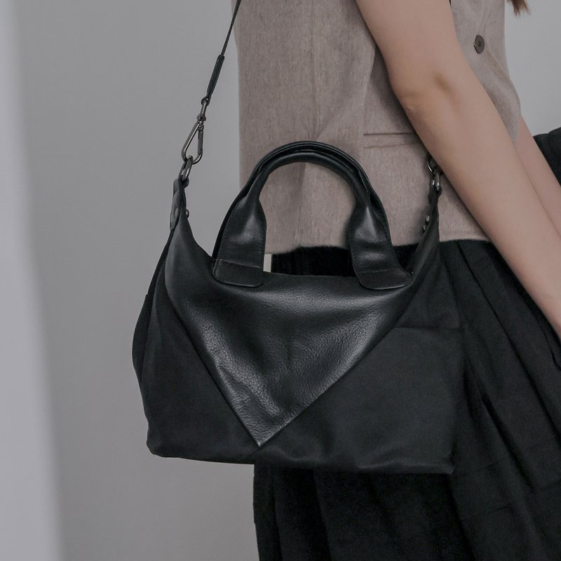 Triangular Geometric Leather Stitching - Handheld Shoulder Bag - Black - กระเป๋าแมสเซนเจอร์ - หนังแท้ สีดำ