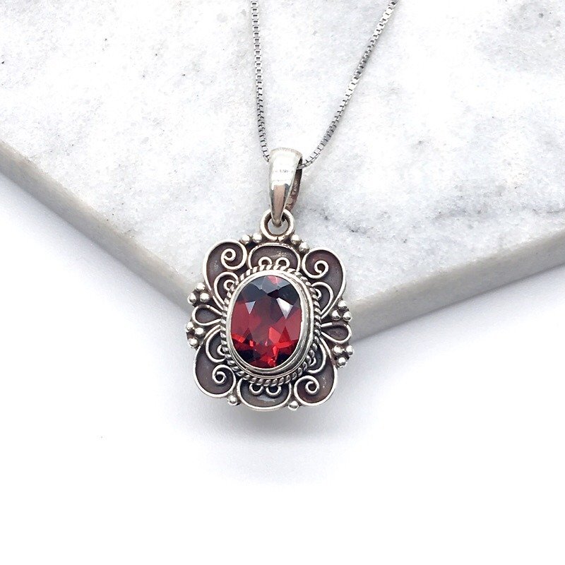 Garnet 925 sterling silver classical design necklace Nepal handmade mosaic production - Necklaces - Gemstone Red