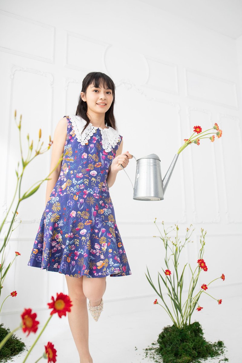 【波麗印花】純愛里香 蕾絲領片 無袖背心 魚尾小洋裝 琉璃紺 - 洋裝/連身裙 - 棉．麻 藍色