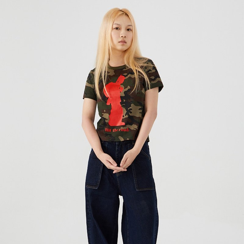 Hit the road T-shirt 立刻上路 小兵迷彩 短款T恤 無性別穿搭 - 帽T/大學T - 棉．麻 綠色