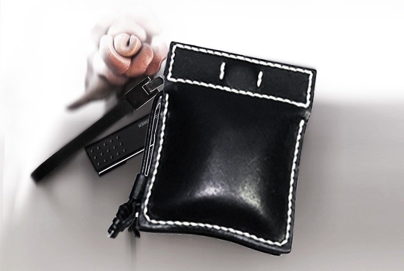 Small leather bag / magnetic bag mouth - กระเป๋าเครื่องสำอาง - หนังแท้ 