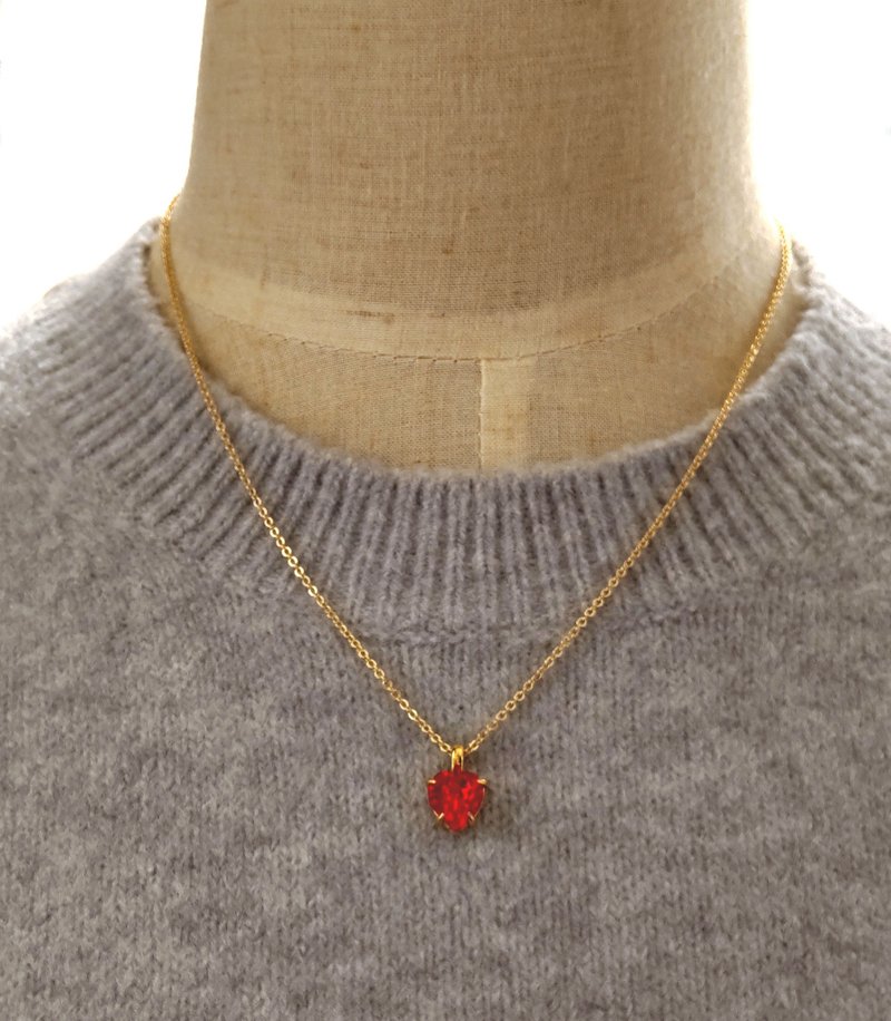 Heart petite necklace - สร้อยคอ - แก้ว สีแดง