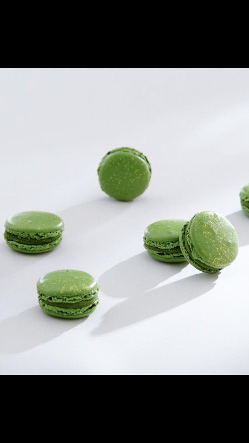 HERSTON [Matcha Red Beans] 1 macarons - Cake & Desserts - Other Materials Multicolor