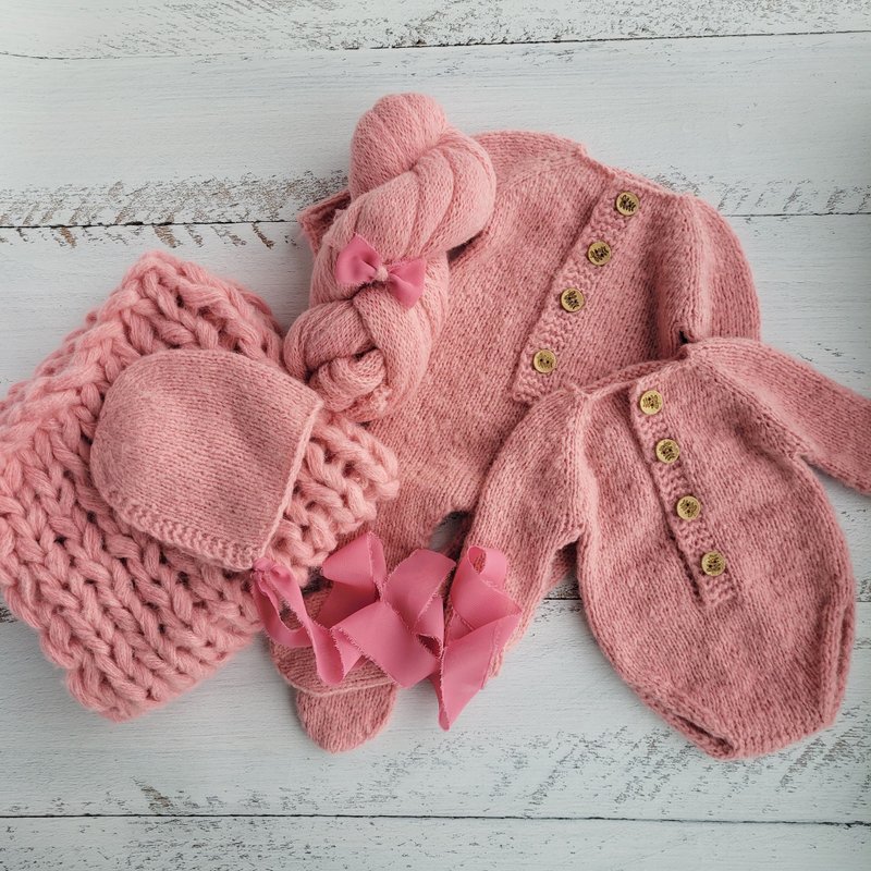 Pink soft newborn Bonnet, Romper, Footed Romper, Wrap,Blanket, Bow Headband - 嬰兒手鍊/飾品 - 羊毛 粉紅色