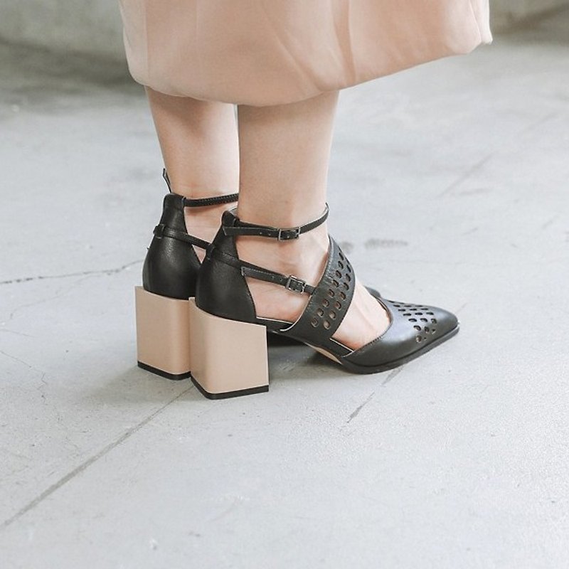 Elliptical openwork square with pointed shoes black apricot - รองเท้ารัดส้น - หนังแท้ สีดำ