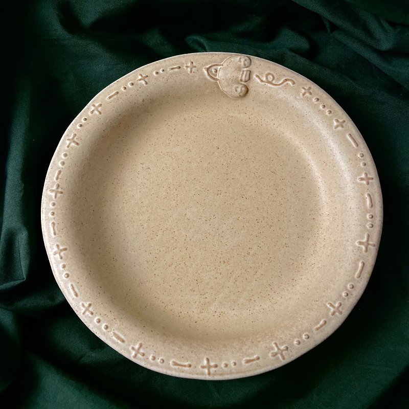 [Komaru Forest Relief] Forest style flying bird 18cm wheat dot glazed deep plate - Plates & Trays - Pottery Gray