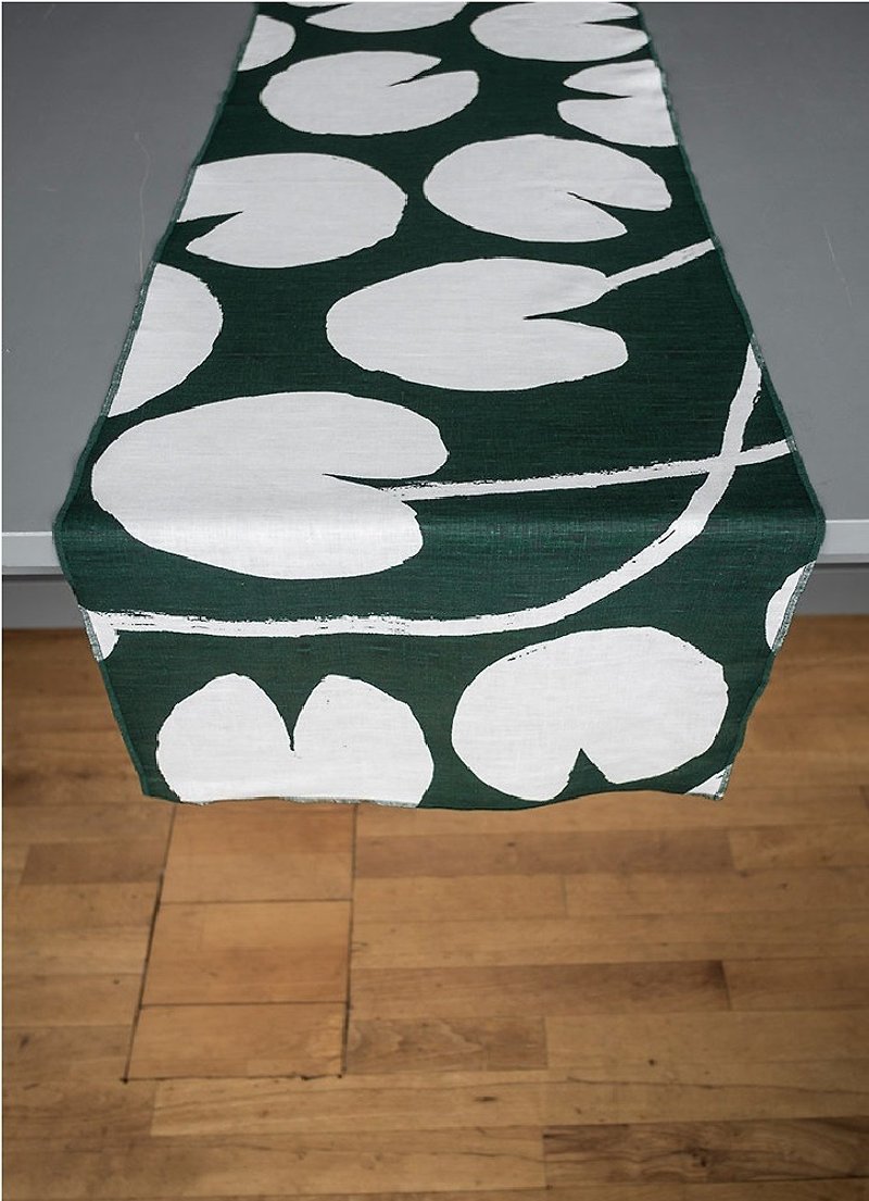 北歐風設計款–荷花桌旗,深綠 Water lilies Table Runner,Green - 餐桌布/餐墊 - 亞麻 綠色