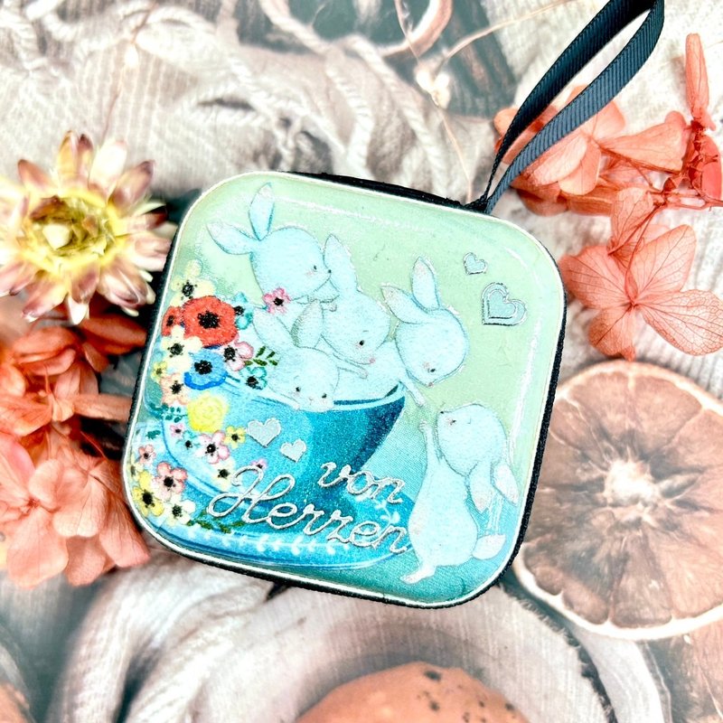 [Handmade] Little Rabbit – AirPods / Pro earphone case small storage box - ที่เก็บหูฟัง - โลหะ สีน้ำเงิน