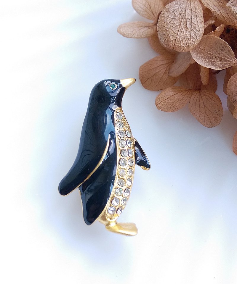 Vintage Jewelry 西洋古董飾品 立體 小巧 可愛 企鵝 別針 - 徽章/別針 - 其他金屬 金色