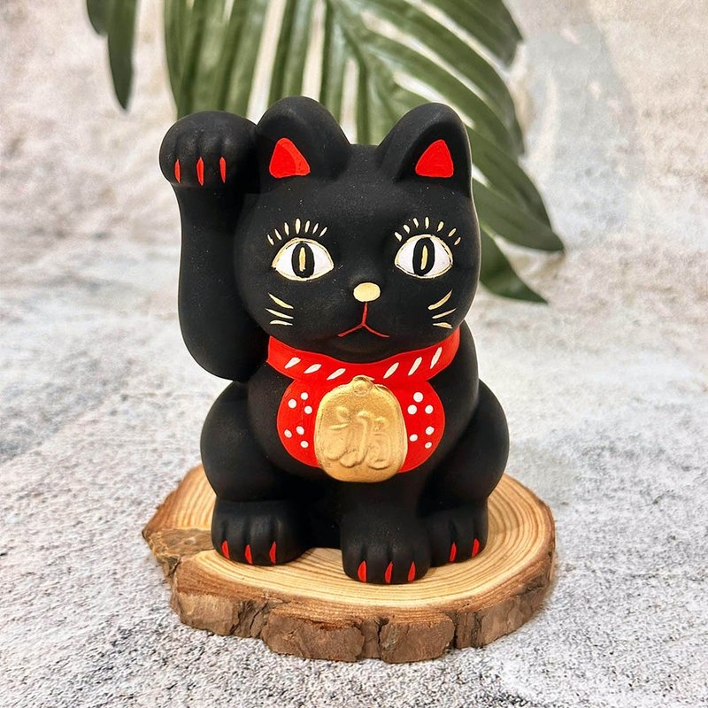 【日本製加藤陶器】瀨戶燒手繪陶瓷招財貓-花紋黑 - 擺飾/家飾品 - 陶 黑色
